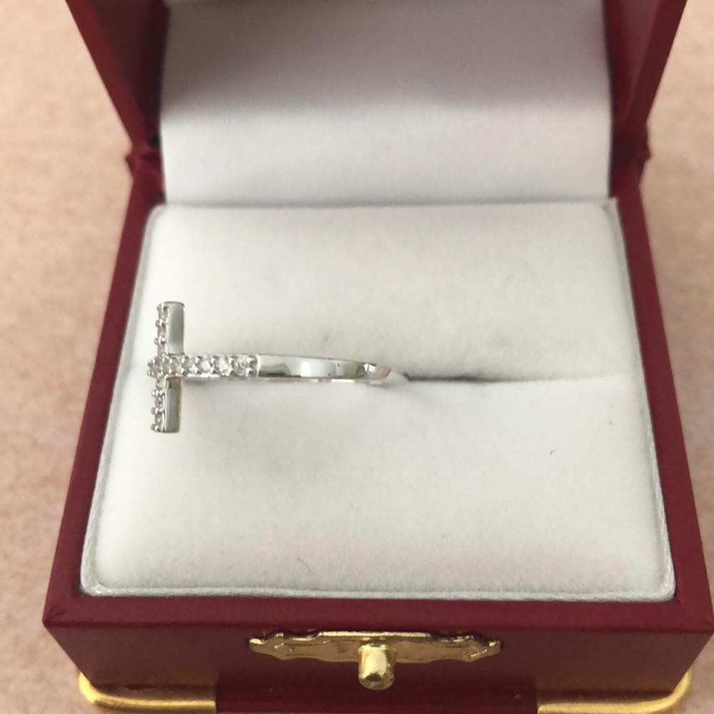 NEW Sterling Silver Cubic Zirconia Cross Ring size 8.25 - Picture 2 of 3